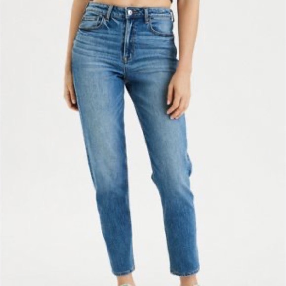 American Eagle Outfitters Denim - AMERICAN Eagle High Rise Mom Jean Medium Wash